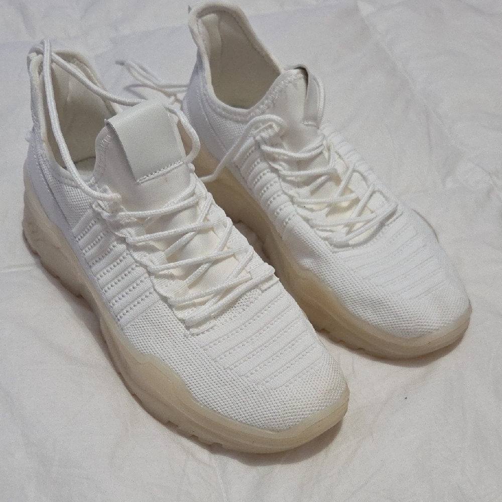 Qupid White Knit Sneakers
